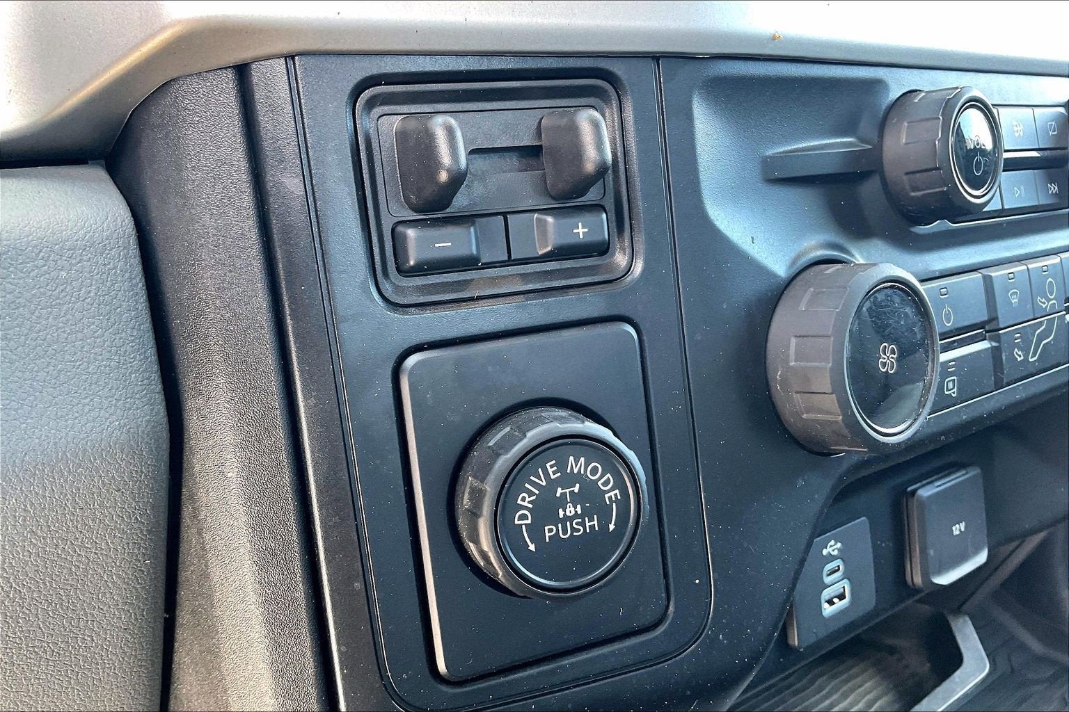 2024 Ford Super Duty F-350 SRW XL