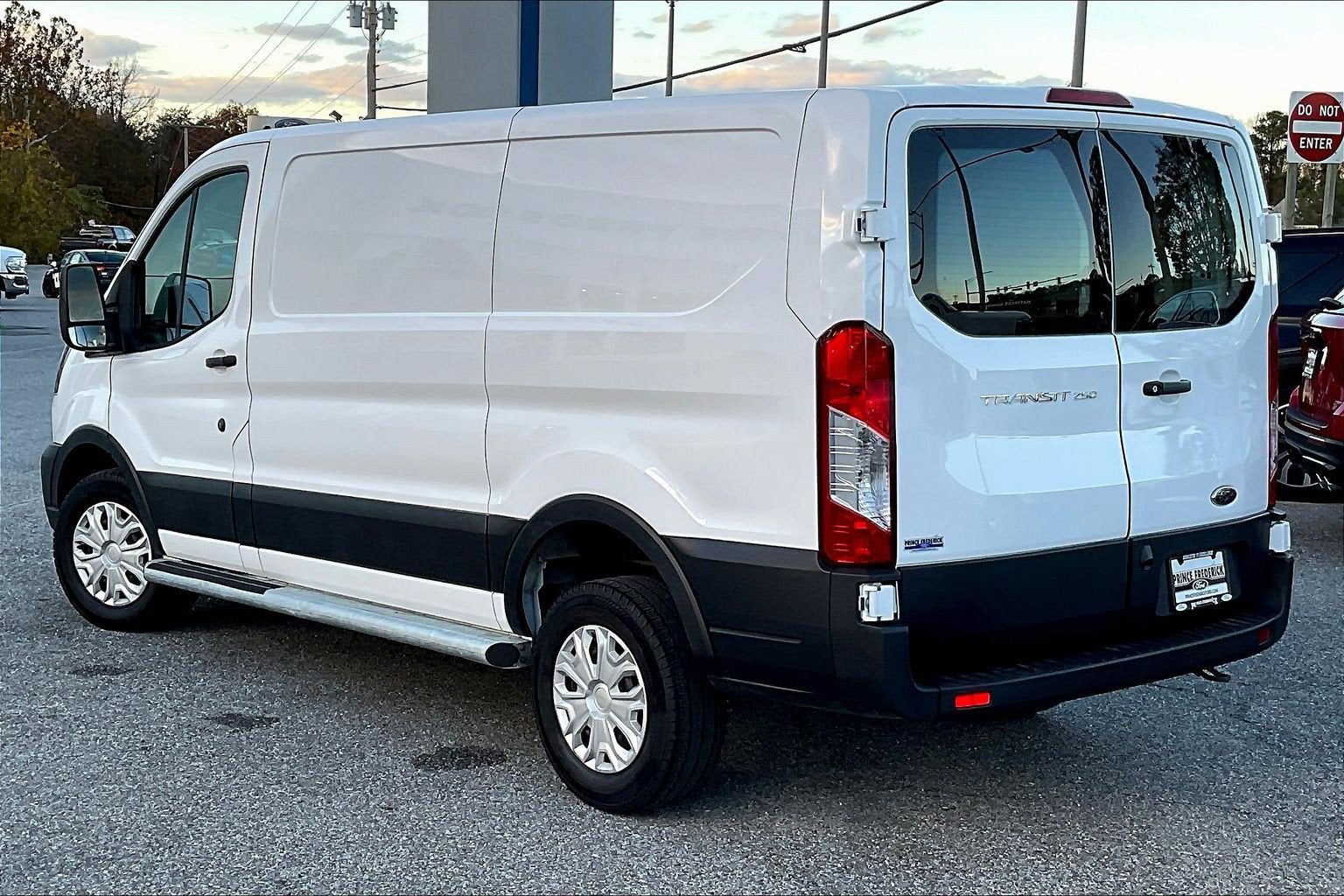 2024 Ford Transit Cargo Van T-250 130" Low Rf 9070 GVWR RWD