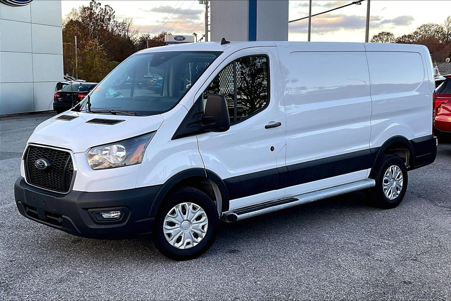 2024 Ford Transit Cargo Van T-250 130" Low Rf 9070 GVWR RWD