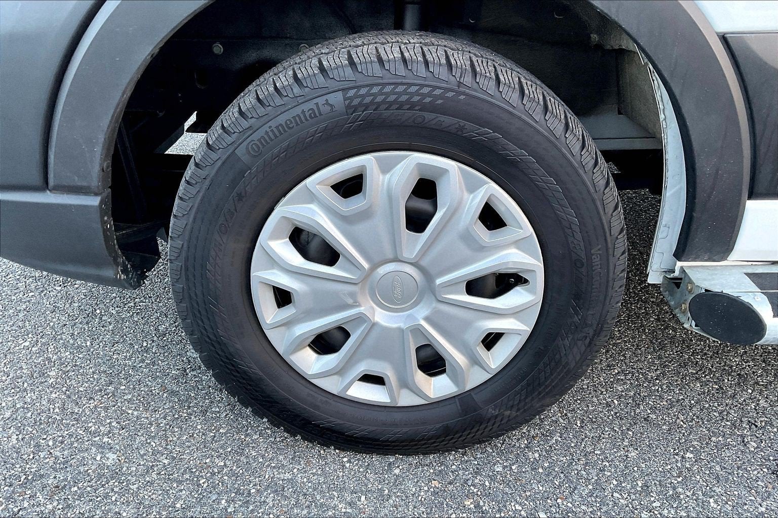 2024 Ford Transit Cargo Van T-250 130" Low Rf 9070 GVWR RWD