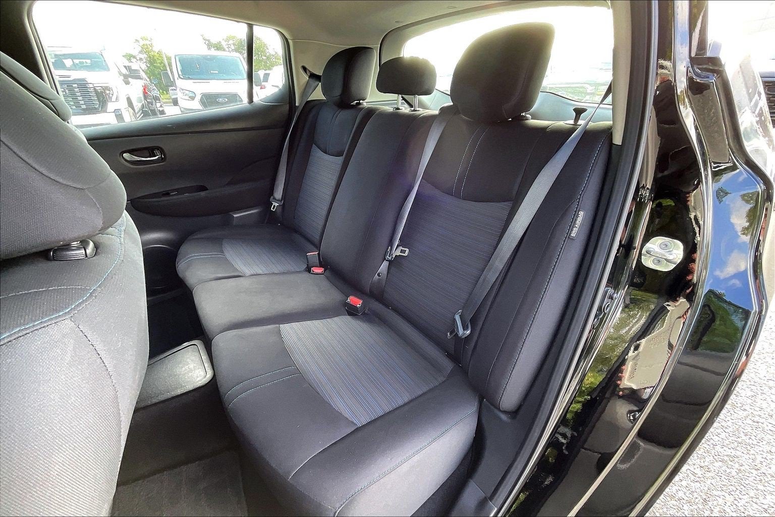2022 Nissan LEAF SV