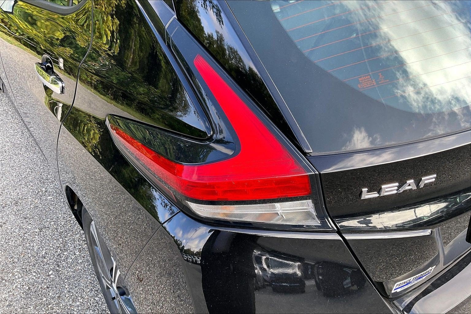 2022 Nissan LEAF SV