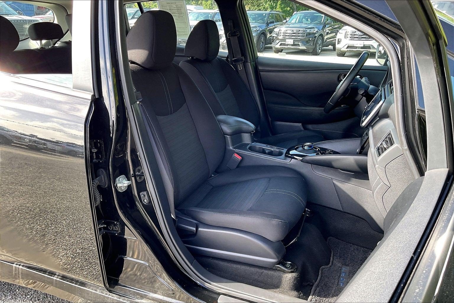 2022 Nissan LEAF SV
