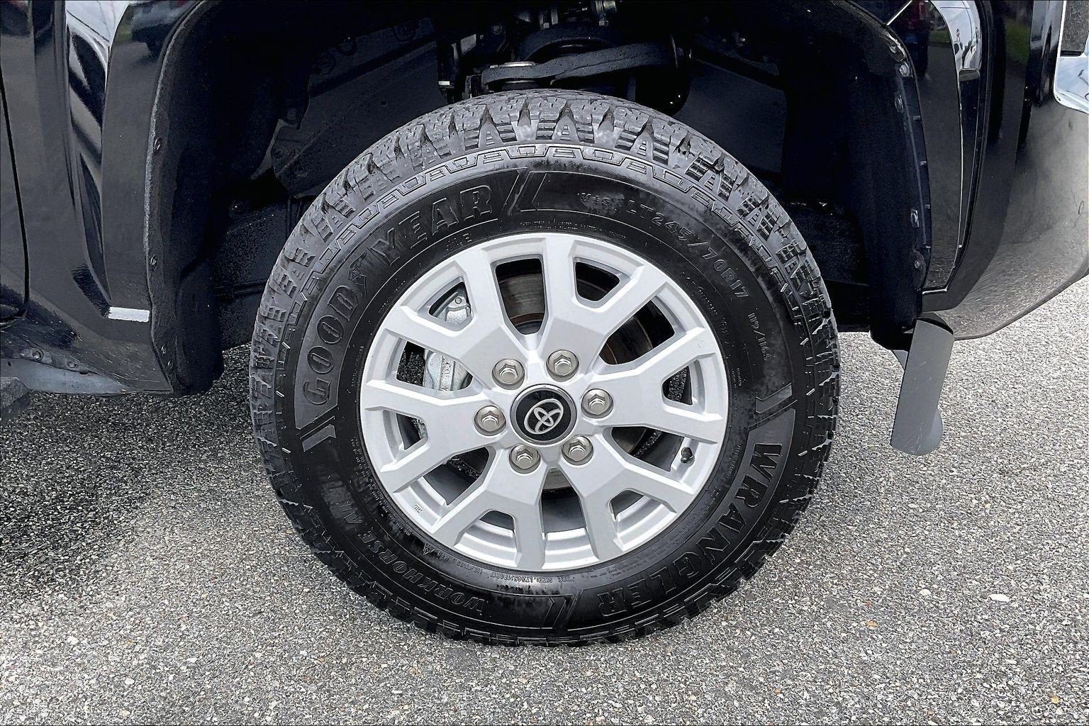 2024 Toyota Tacoma 4WD SR5