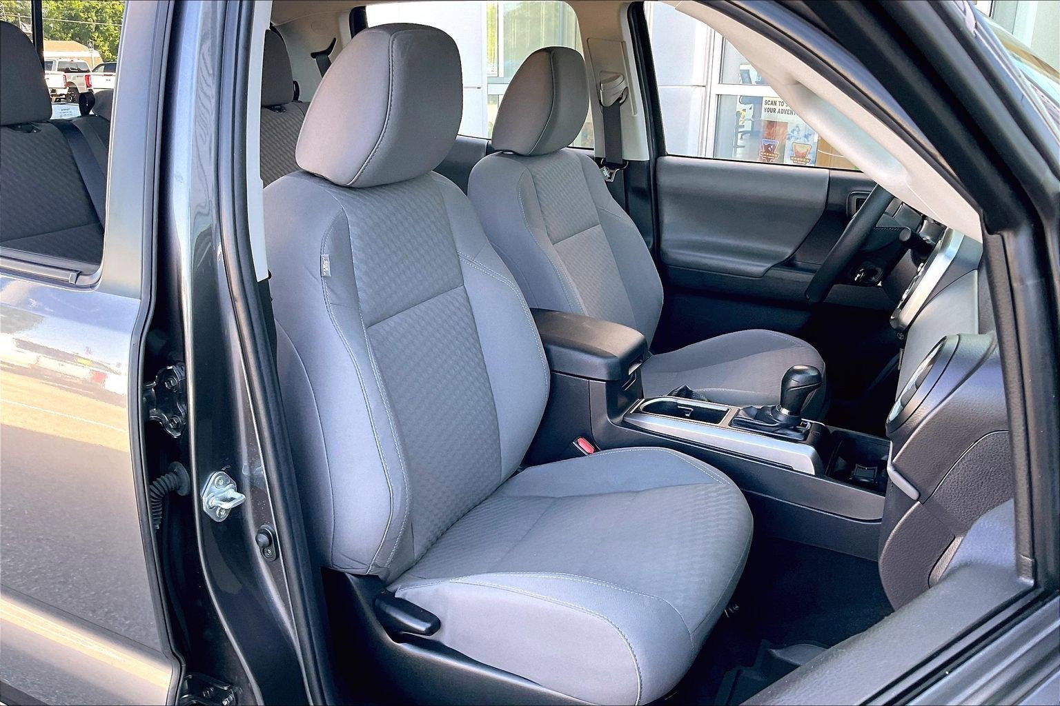 2022 Toyota Tacoma 4WD SR5
