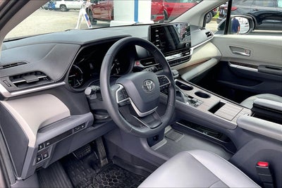 2021 Toyota Sienna XLE