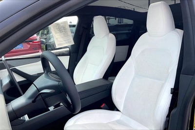 2026 Tesla Model Y Base