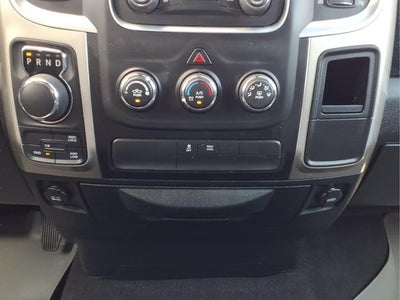 2017 RAM 1500 SLT Quad Cab 4x4 6'4' Box