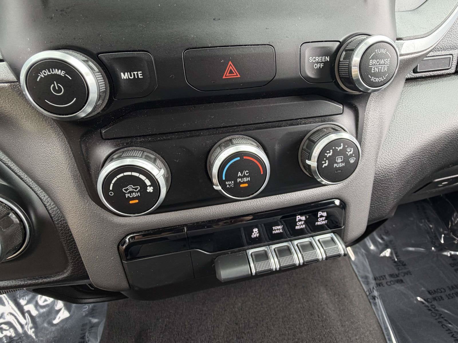 2019 RAM 1500 Big Horn/Lone Star Crew Cab 4x4 5'7' Box