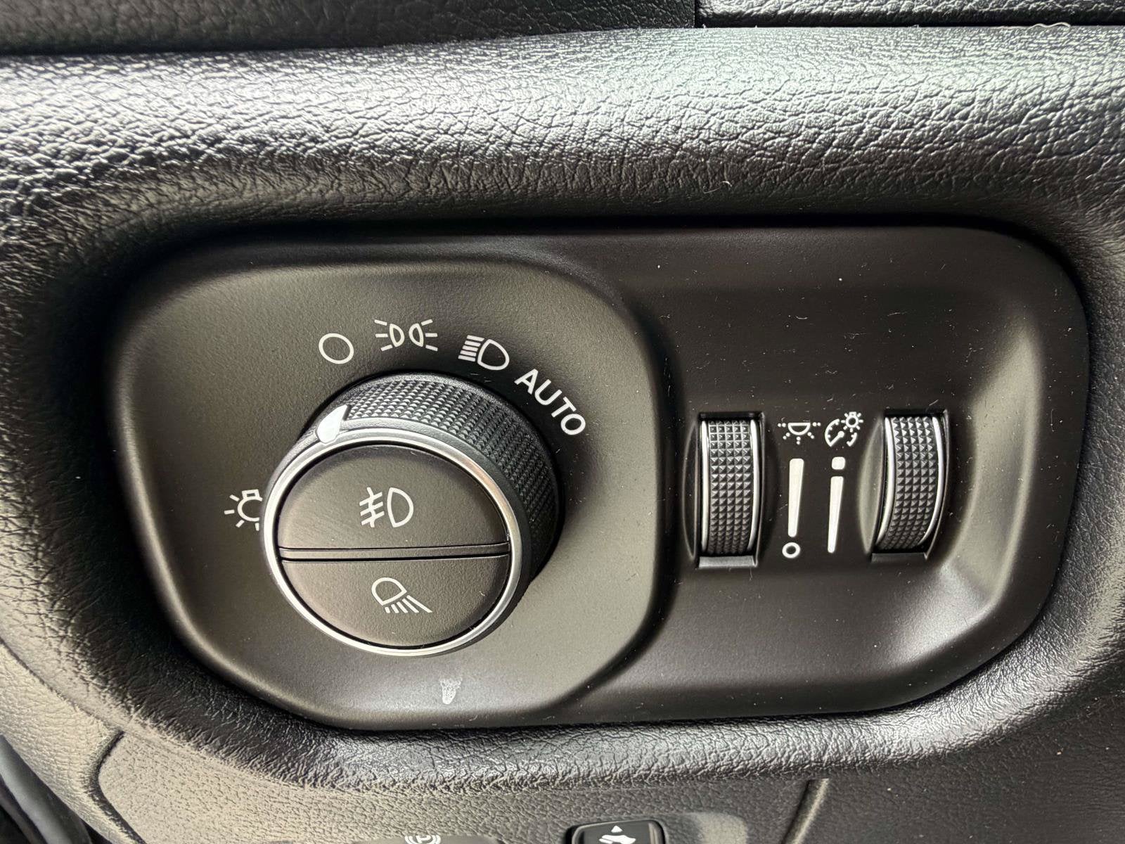 2019 RAM 1500 Big Horn/Lone Star Crew Cab 4x4 5'7' Box
