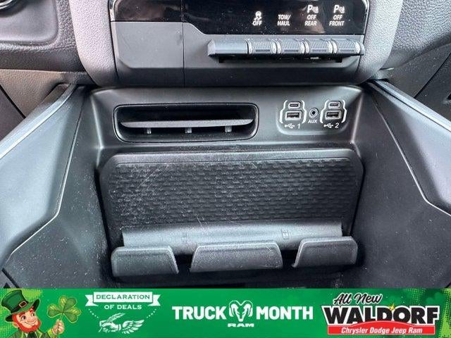 2022 RAM 1500 Big Horn Crew Cab 4x4 5'7' Box