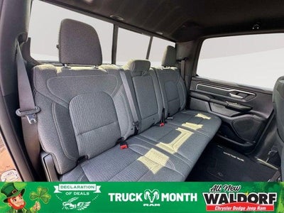 2022 RAM 1500 Big Horn Crew Cab 4x4 5'7' Box