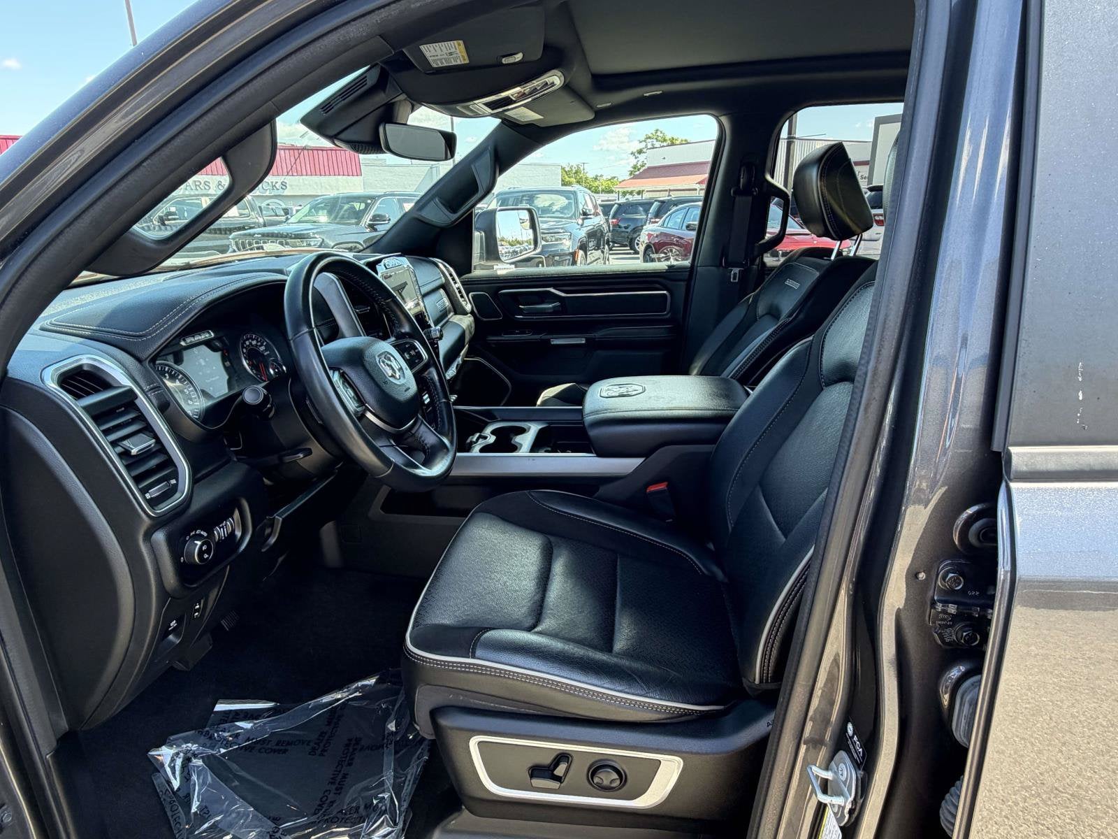 2023 RAM 1500 Laramie Crew Cab 4x4 6'4' Box