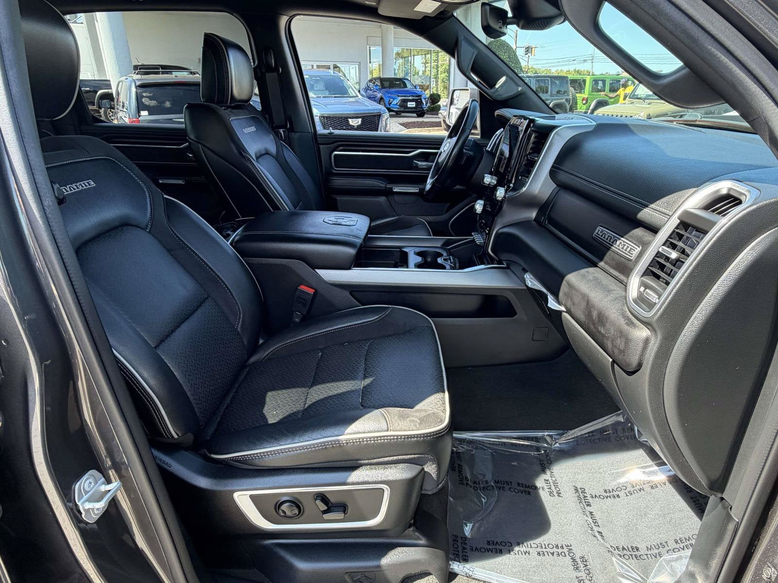 2023 RAM 1500 Laramie Crew Cab 4x4 6'4' Box
