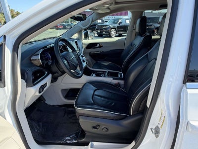 2023 Chrysler Pacifica Hybrid Limited