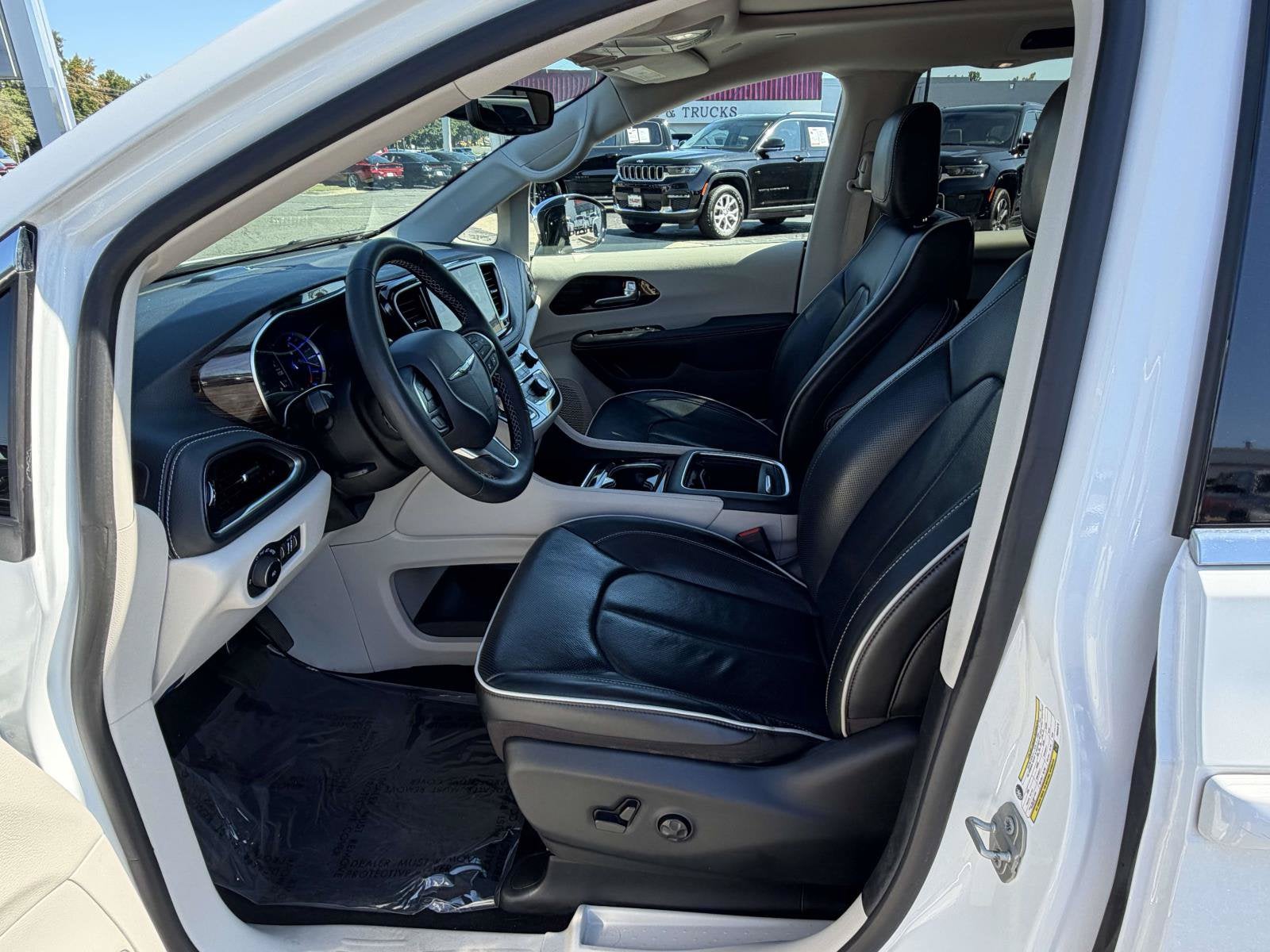2023 Chrysler Pacifica Hybrid Limited