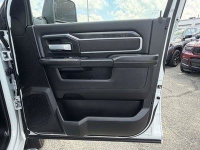 2024 RAM 2500 Big Horn Crew Cab 4x4 8' Box