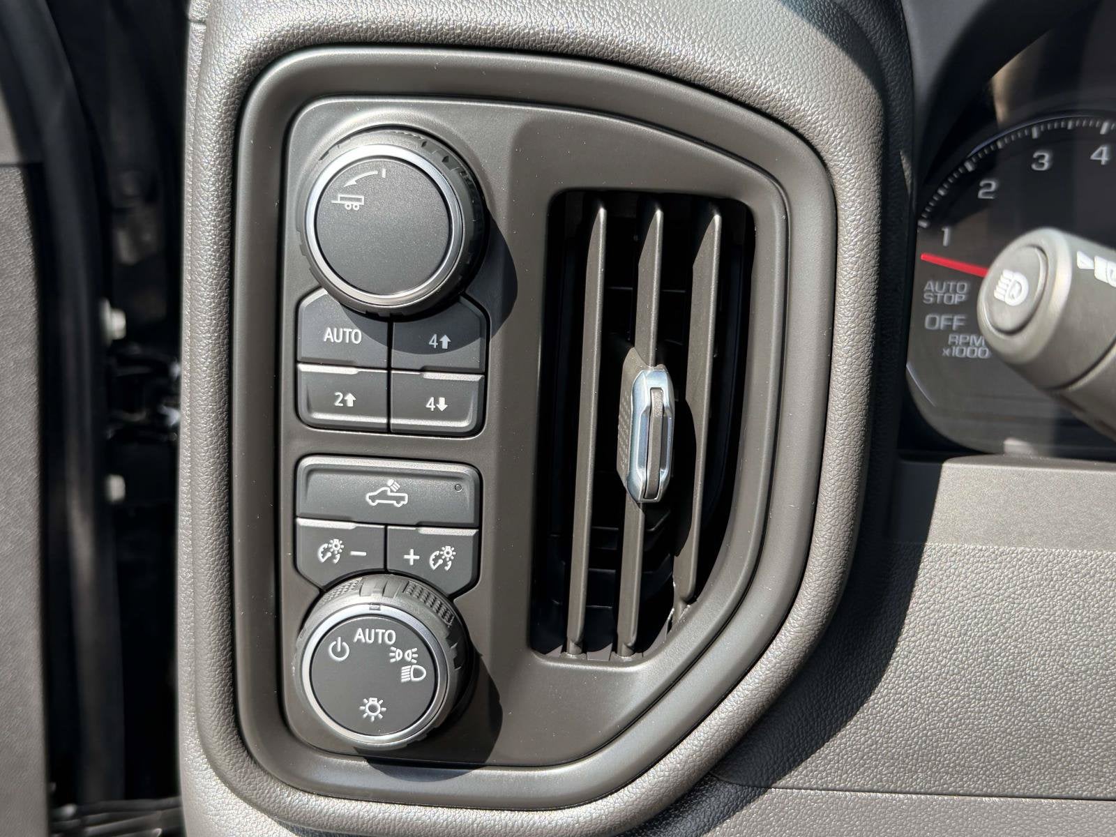 2024 Chevrolet Silverado 1500 4WD Crew Cab Short Bed Custom Trail Boss