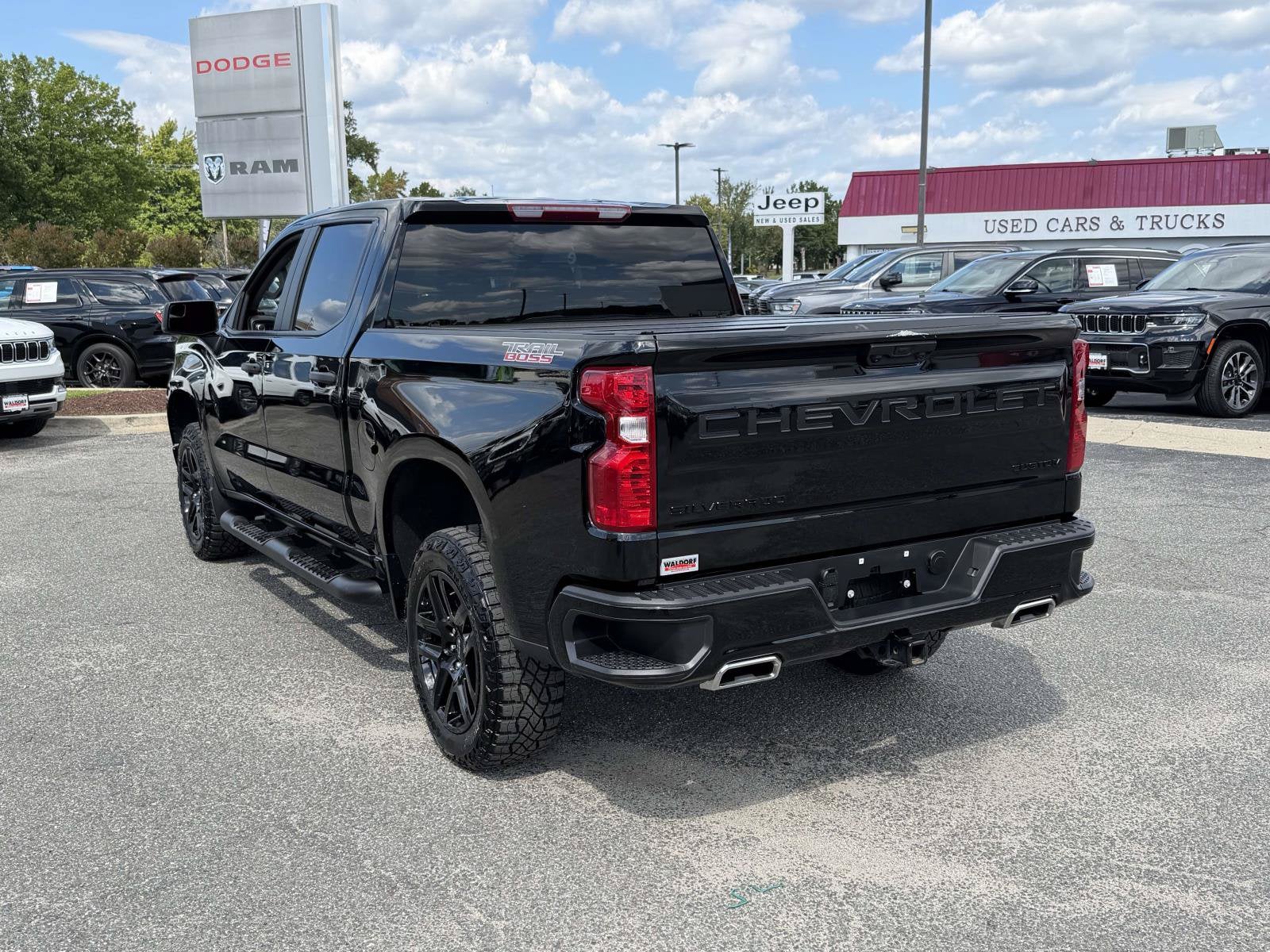 2024 Chevrolet Silverado 1500 4WD Crew Cab Short Bed Custom Trail Boss