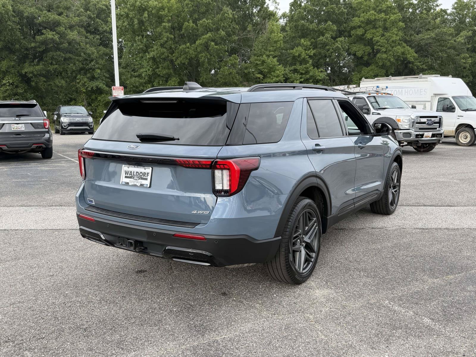 2025 Ford Explorer ST-Line