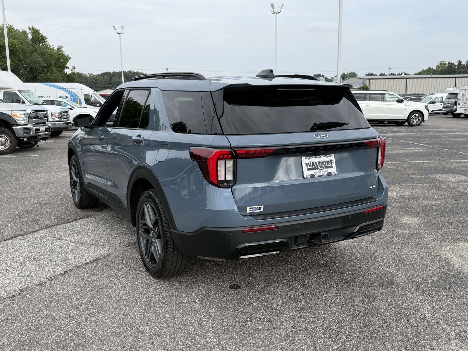 2025 Ford Explorer ST-Line