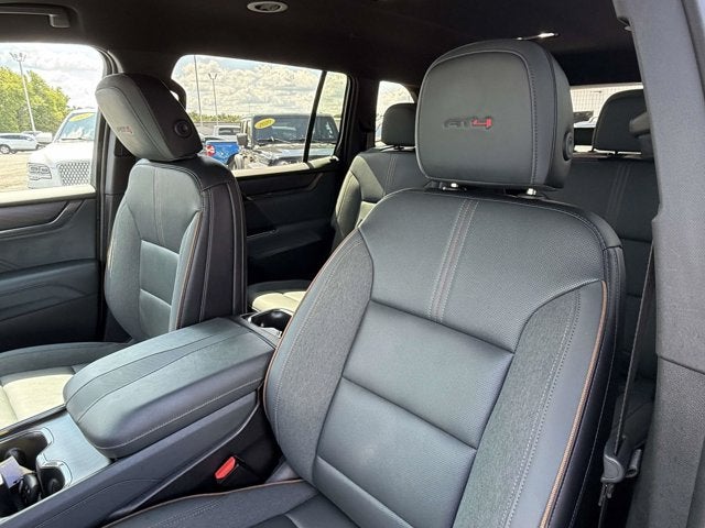 2024 GMC Acadia AWD AT4