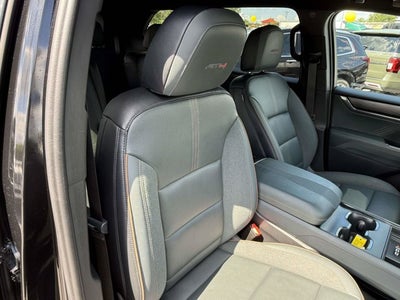 2024 GMC Acadia AWD AT4