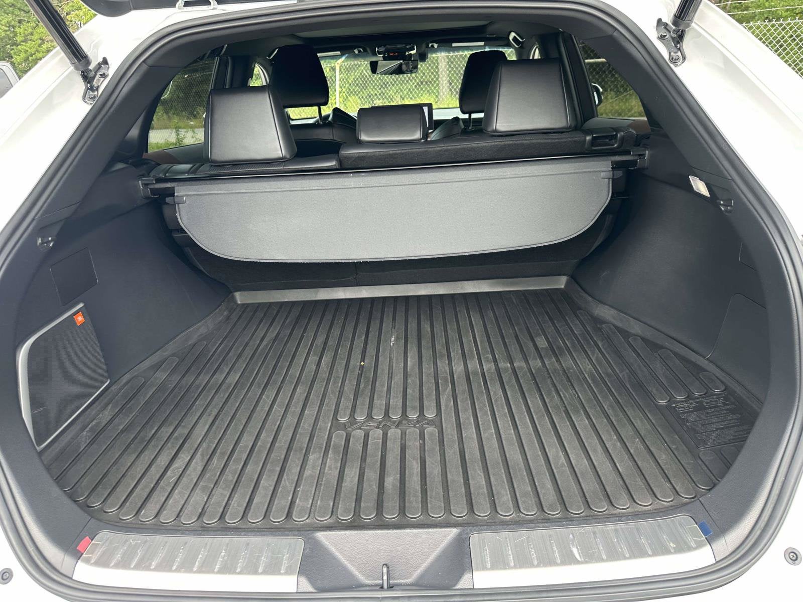 2023 Toyota Venza Base