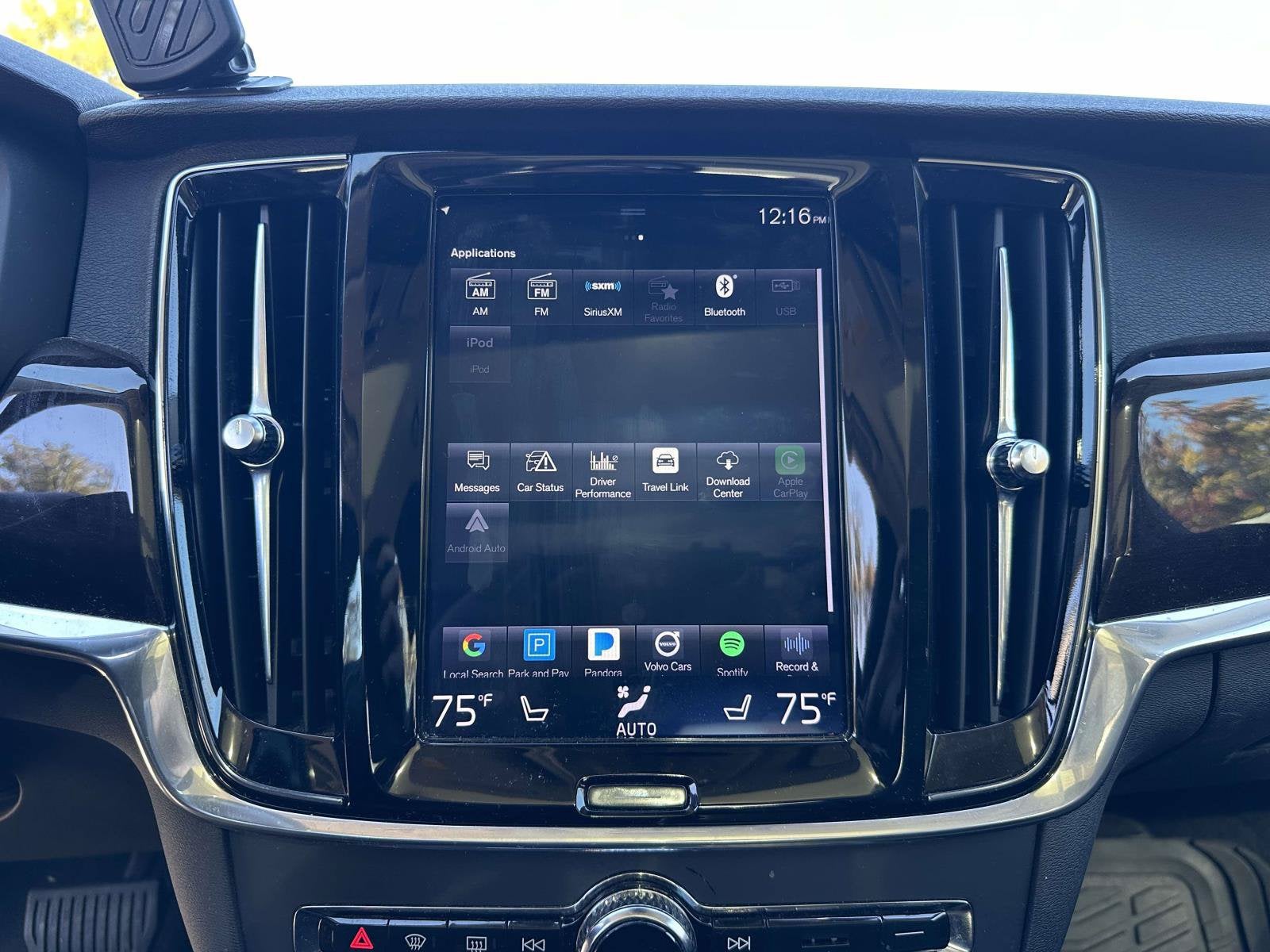 2019 Volvo S90 Momentum
