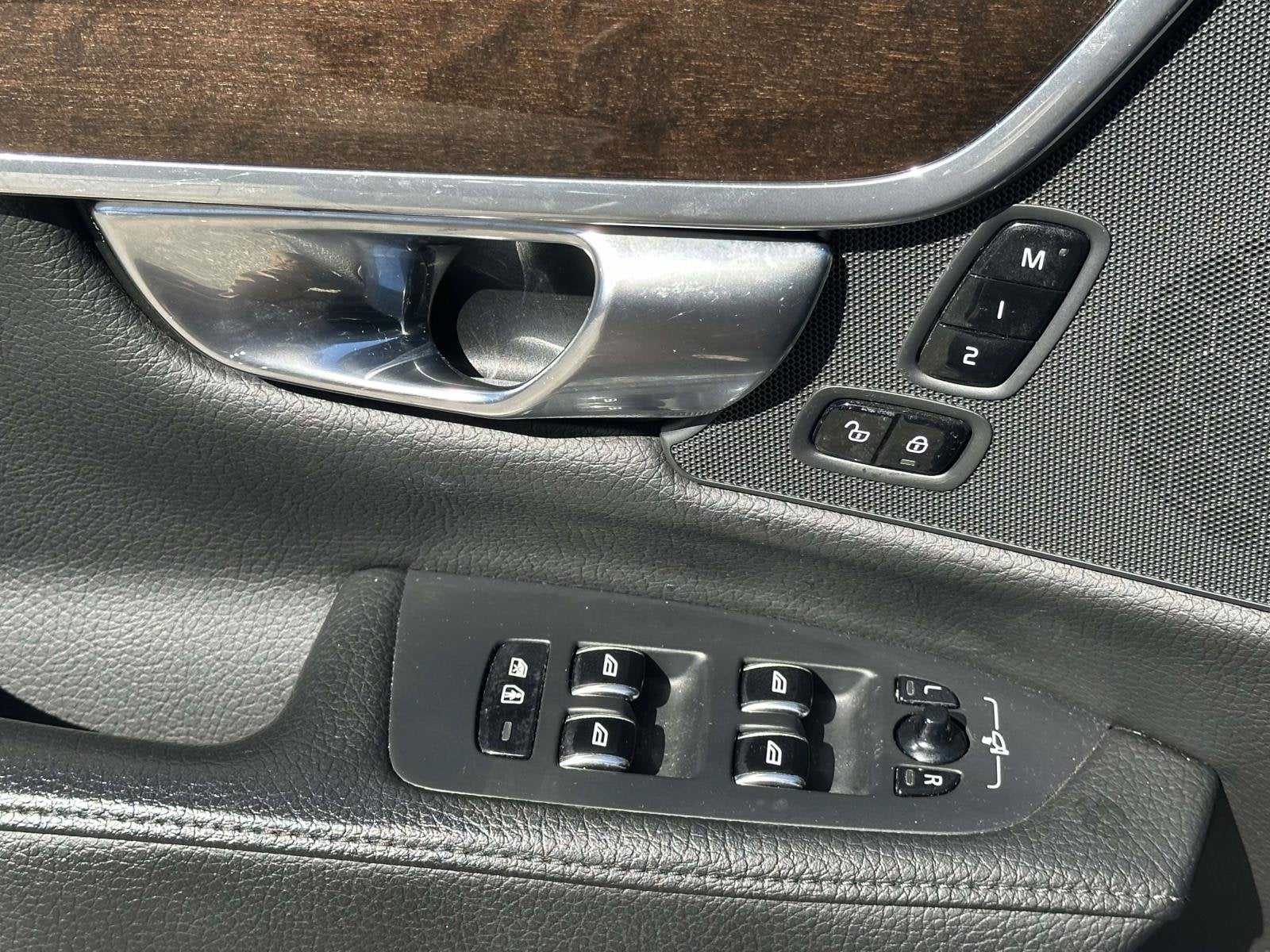 2019 Volvo S90 Momentum