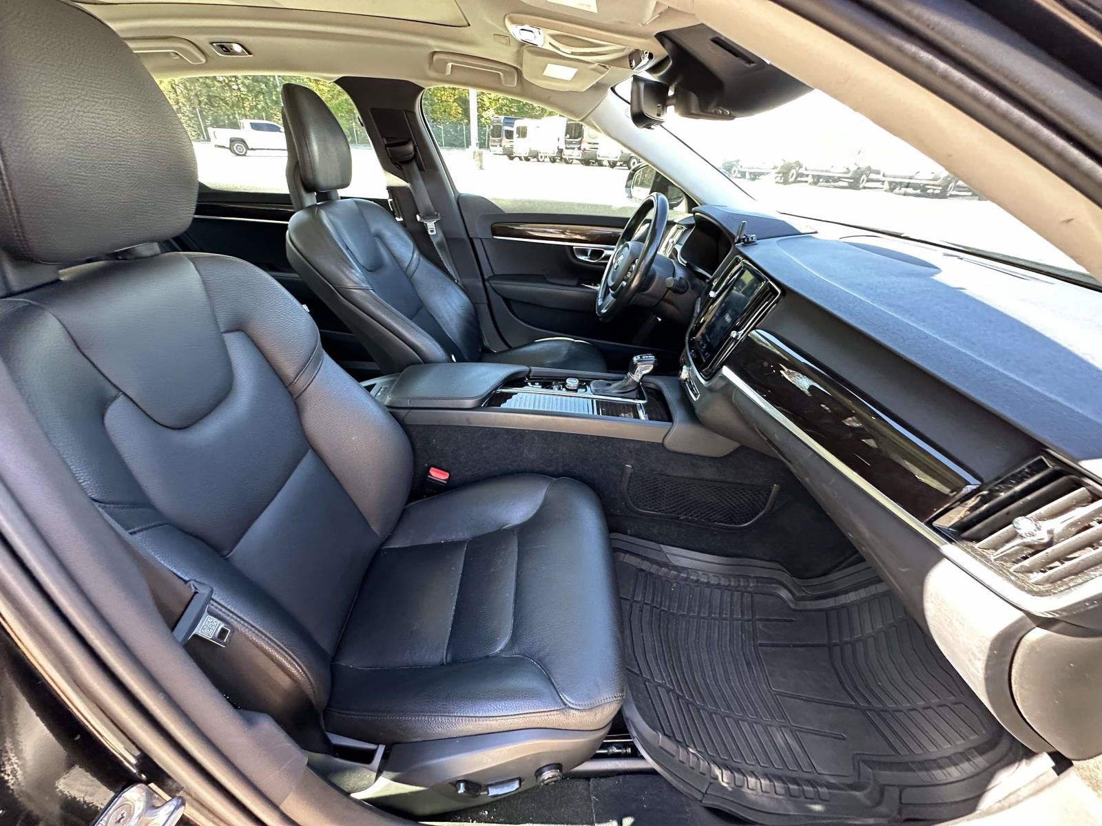 2019 Volvo S90 Momentum
