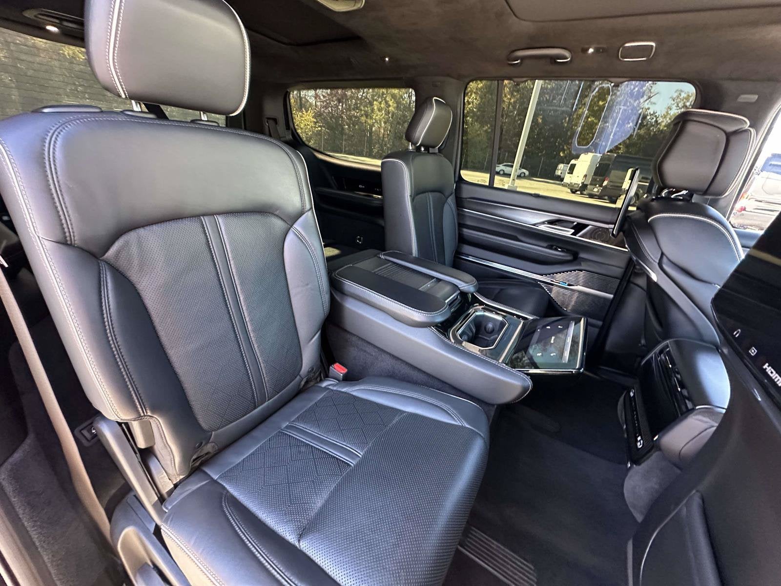 2022 Jeep Grand Wagoneer Series II Obsidian