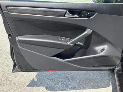 2021 Volkswagen Passat 2.0T R-Line