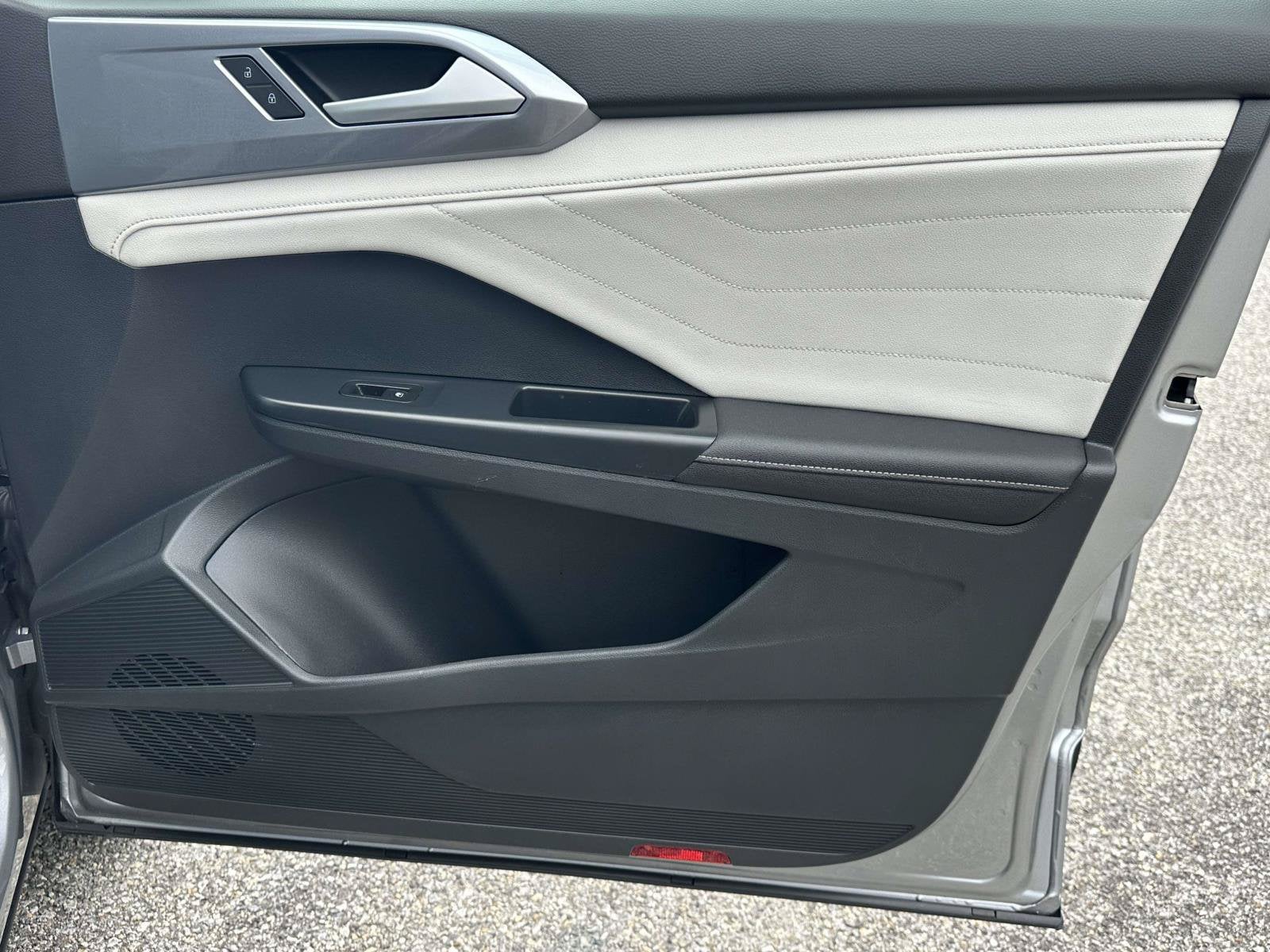 2025 Volkswagen Taos SEL