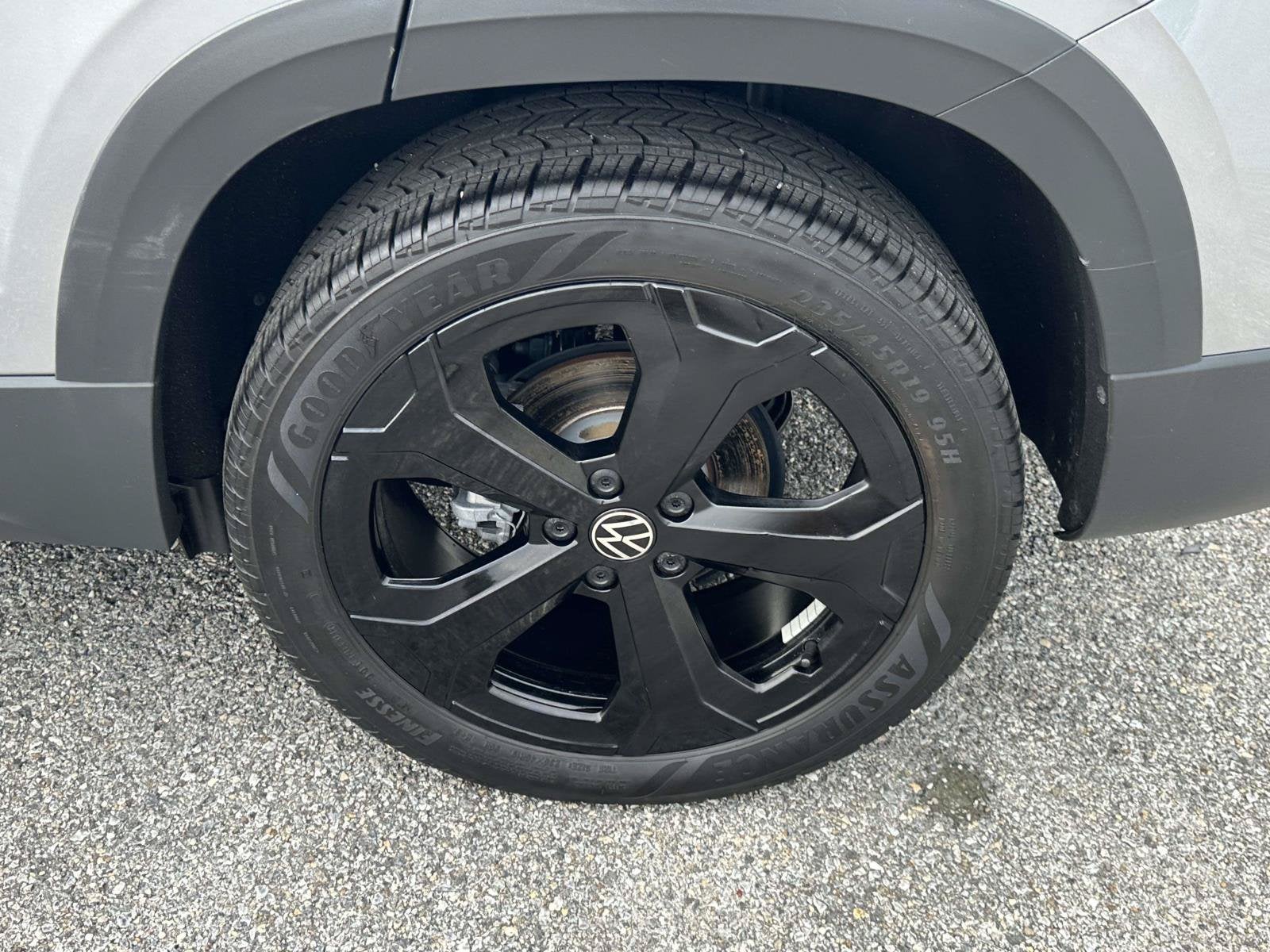 2025 Volkswagen Taos SEL