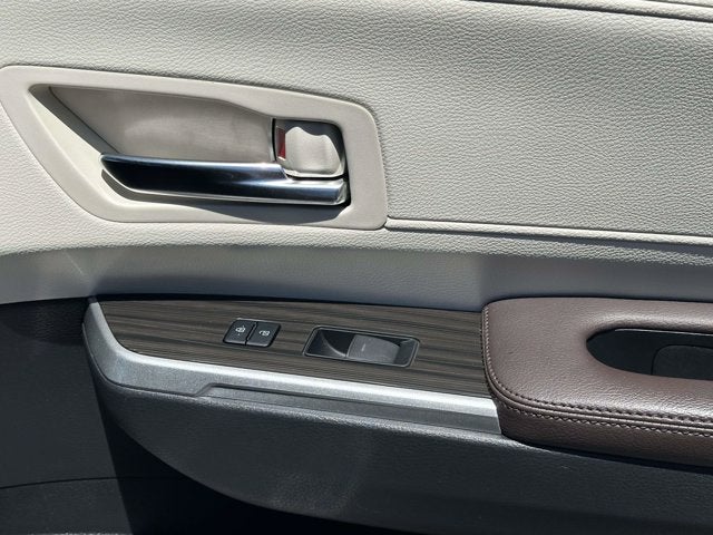 2021 Toyota Sienna Base