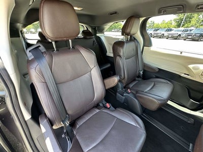 2021 Toyota Sienna Base