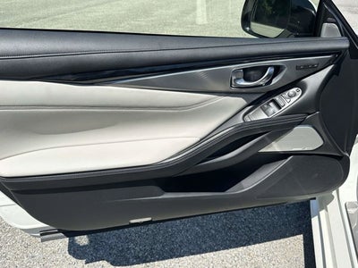 2022 INFINITI Q60 LUXE