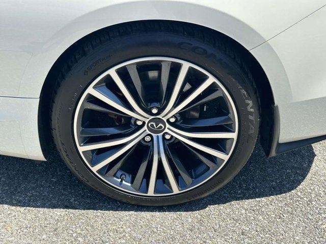 2022 INFINITI Q60 LUXE