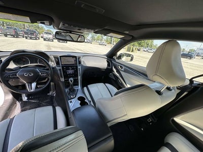 2022 INFINITI Q60 LUXE