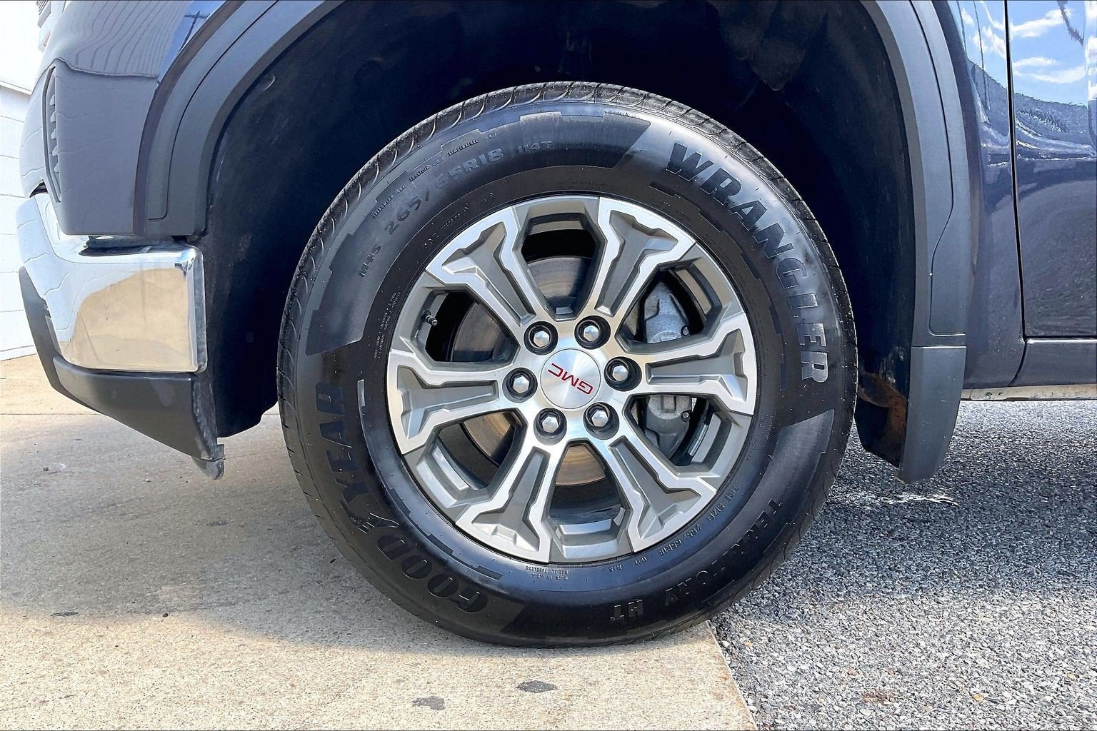 2025 GMC Sierra SLT