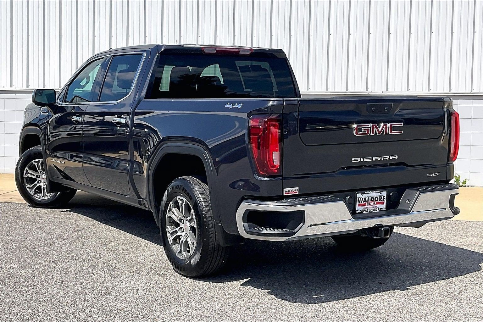 2025 GMC Sierra SLT