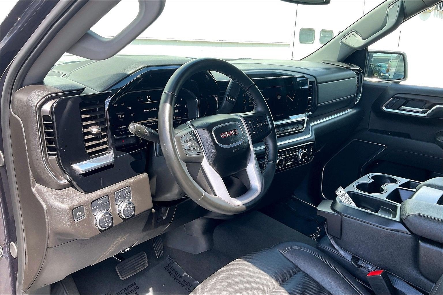 2025 GMC Sierra SLT