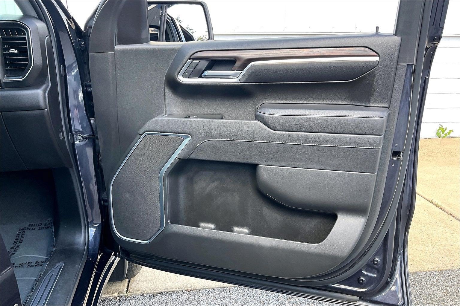 2025 GMC Sierra SLT