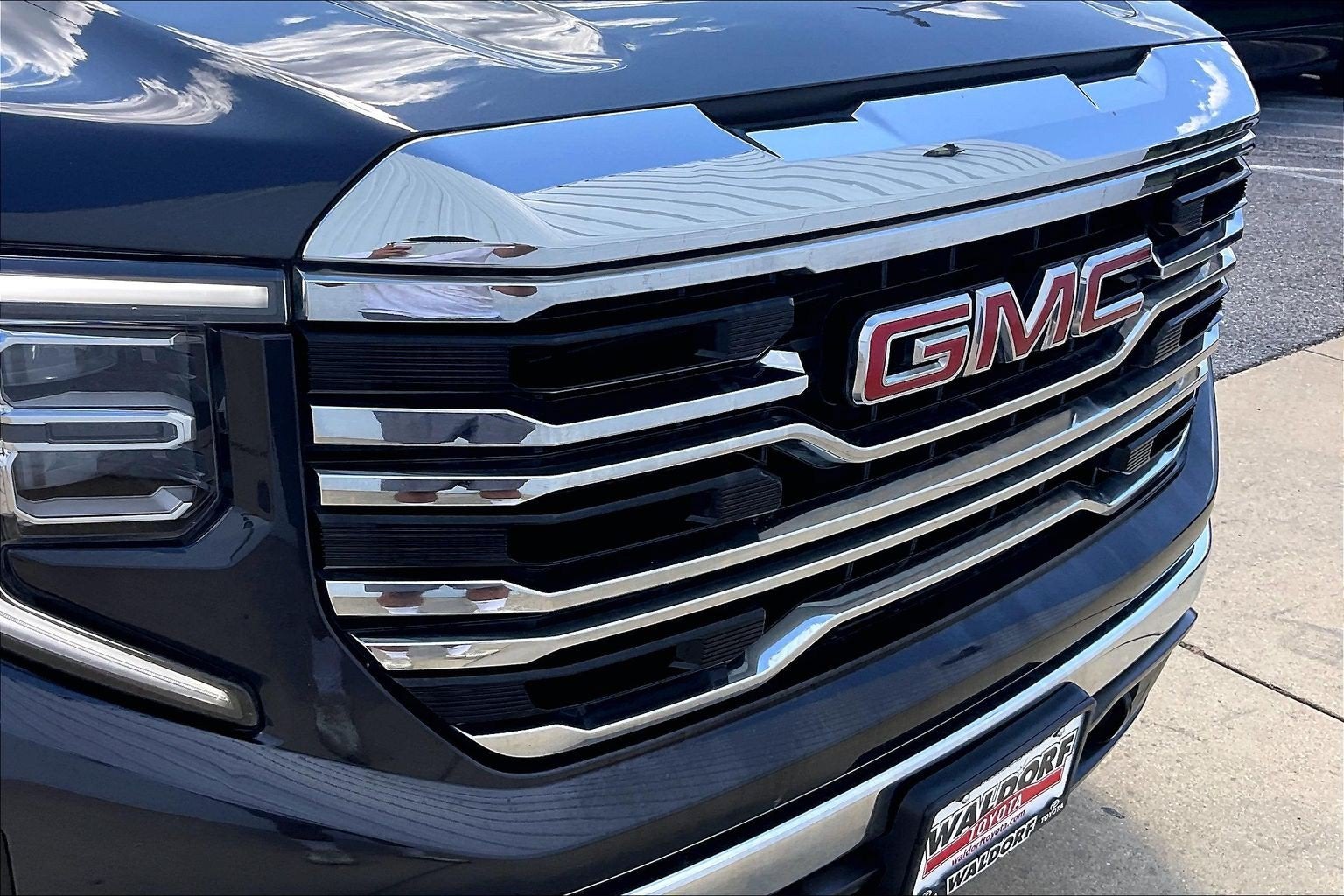 2025 GMC Sierra SLT