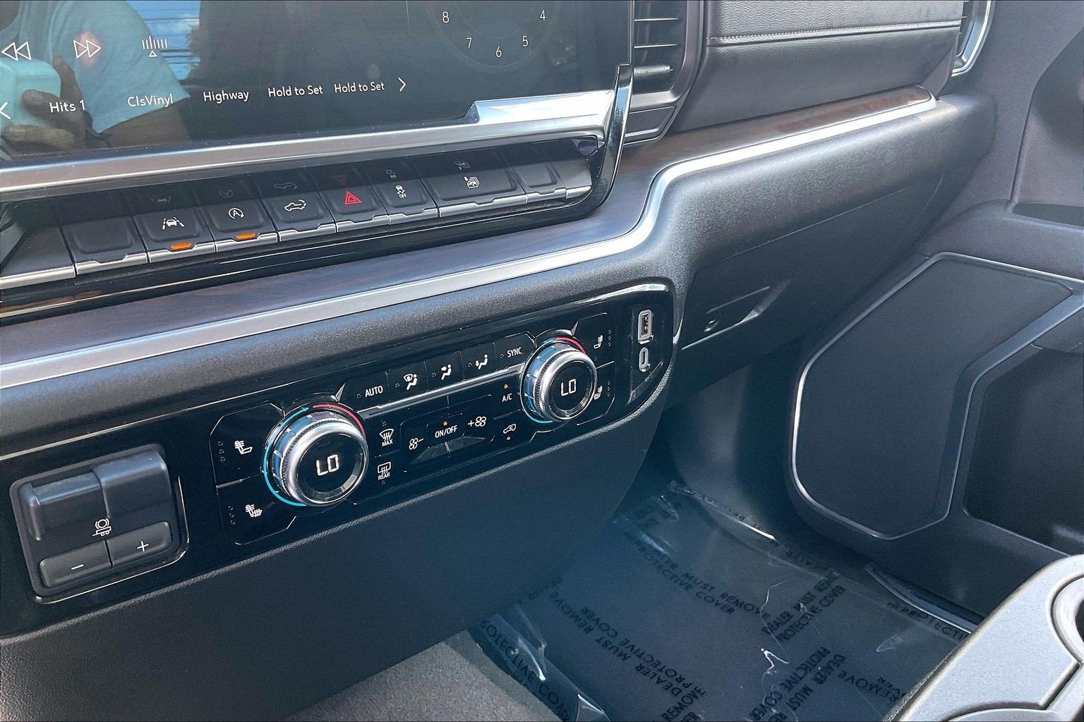 2025 GMC Sierra SLT
