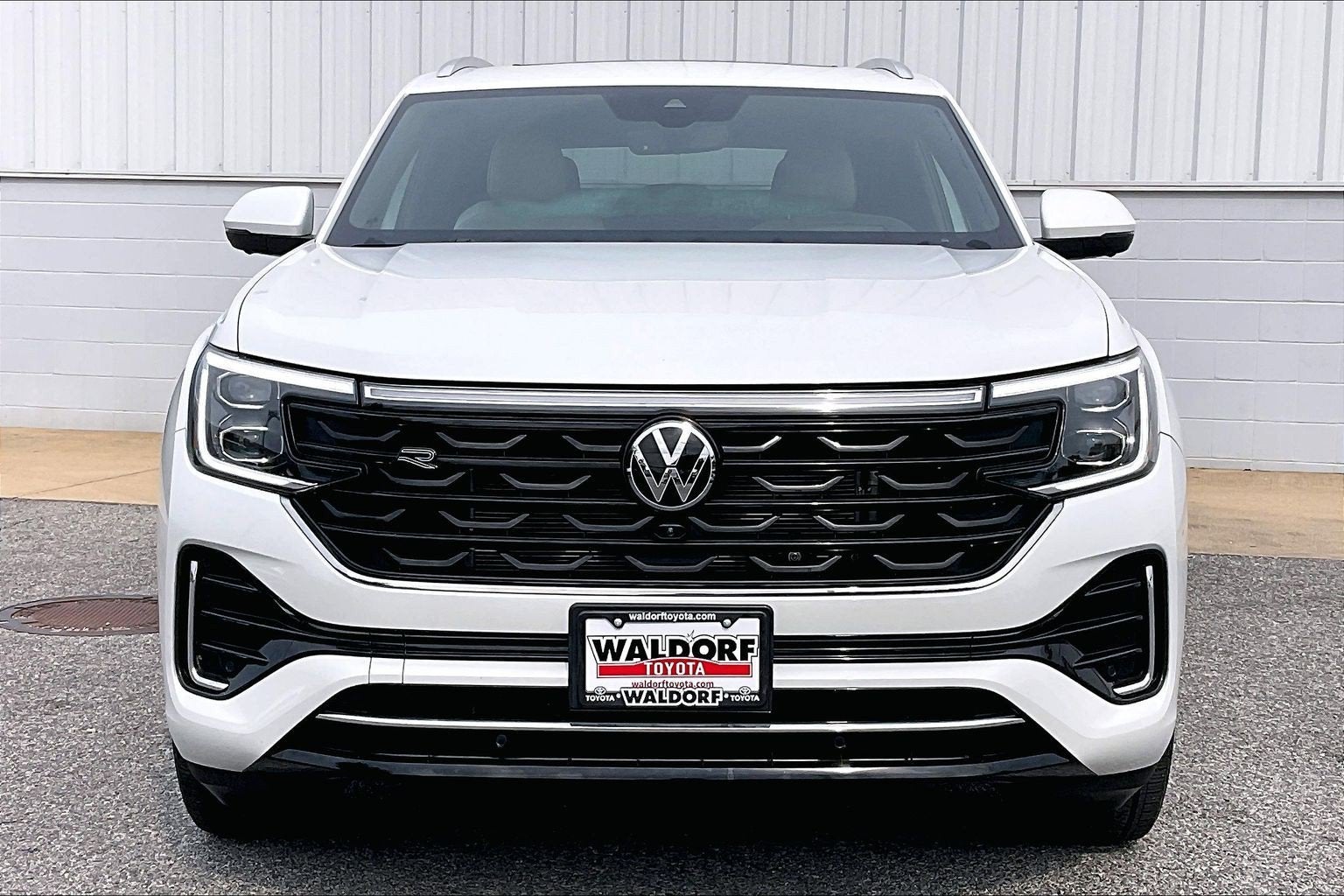 2025 Volkswagen Atlas Cross Sport 2.0T SEL Premium R-Line
