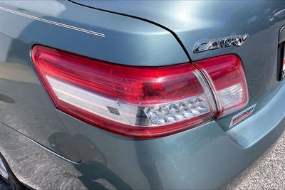2011 Toyota CAMRY LE