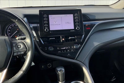 2022 Toyota Camry SE