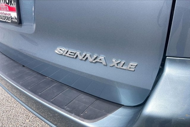 2010 Toyota SIENNA XLE